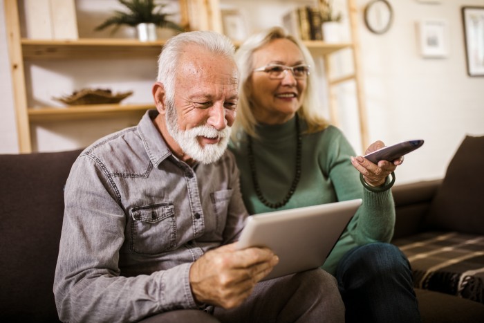 Activités linguistiques en EHPAD pour le bien-être cognitif des seniors