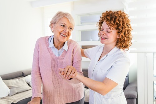 Combien coûte un EHPAD ? Tarifs, aides et conseils pour bien choisir.