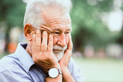 Les premiers signes d'Alzheimer à surveiller