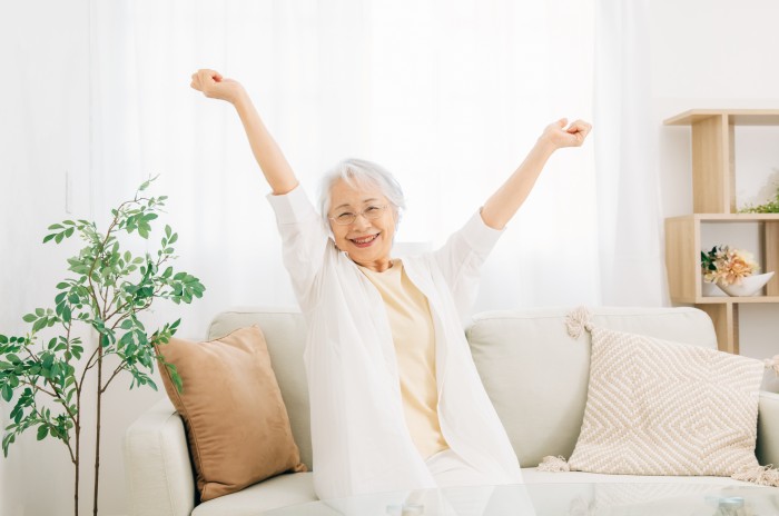 Yoga du Rire pour Seniors - Bienfaits et Détente